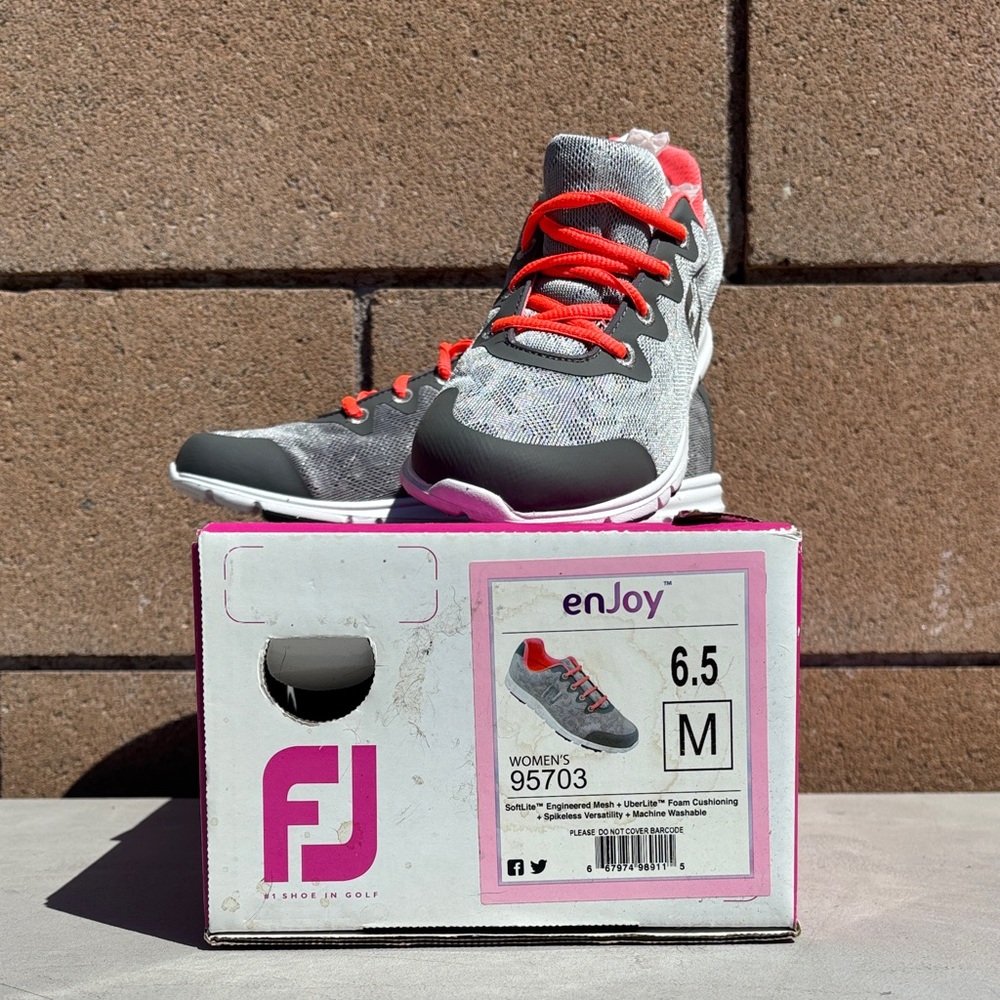 FJ Women's Gray and Pink Golf Shoes